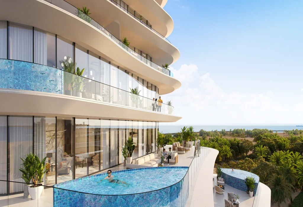 Pool & sun deck